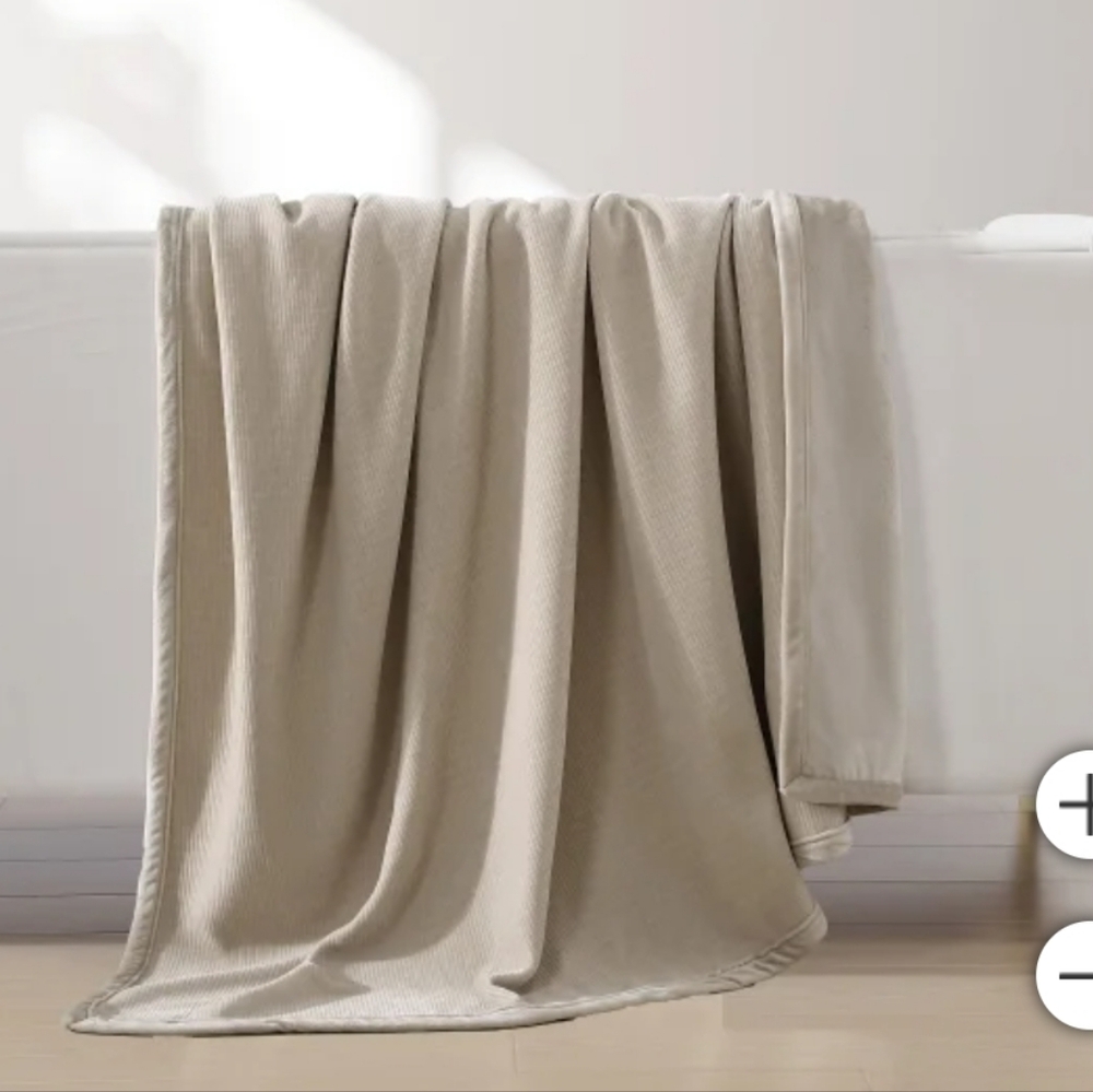 (Ew)Jennifer Adams luxe chenille corduroy throw